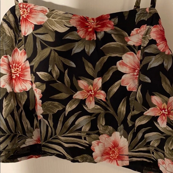 American Eagle Crop Top - Picture 2 of 3